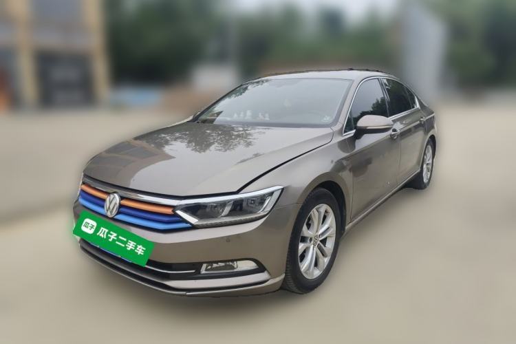 Used Volkswagen Magotan 2017 330TSI DSG Luxury Model Guazi used car, China used car export, Used car for sale, Used cars, Cheapest cars for sale
