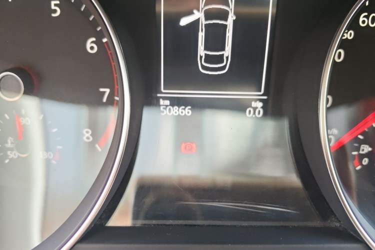 Used Volkswagen Magotan 2017 330TSI DSG Luxury Model Odometer Close Up