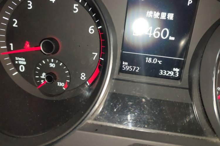 Used Volkswagen Magotan 2017 280TSI DSG Comfort Model Odometer Close Up