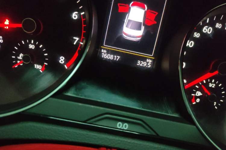 Used Volkswagen Magotan 2017 380TSI DSG Prestige Edition Odometer Close Up