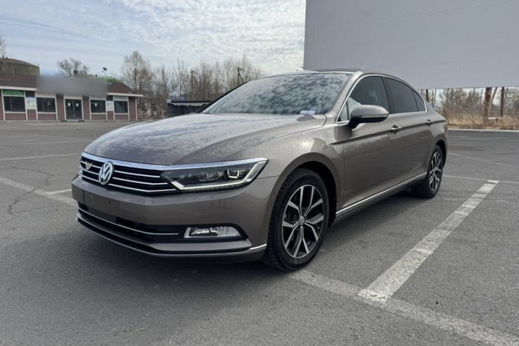 Used Volkswagen Magotan 2017 330TSI DSG Luxury Model Guazi used car, China used car export, Used car for sale, Used  cars, Cheapest cars for sale