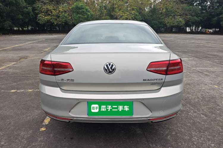 Used Volkswagen Magotan 2017 330TSI DSG Luxury Model Rear
