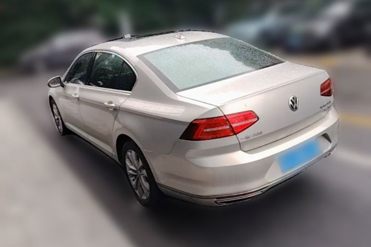 Used Volkswagen Magotan 2017 330TSI DSG Luxury Model Rear Left 45 Deg