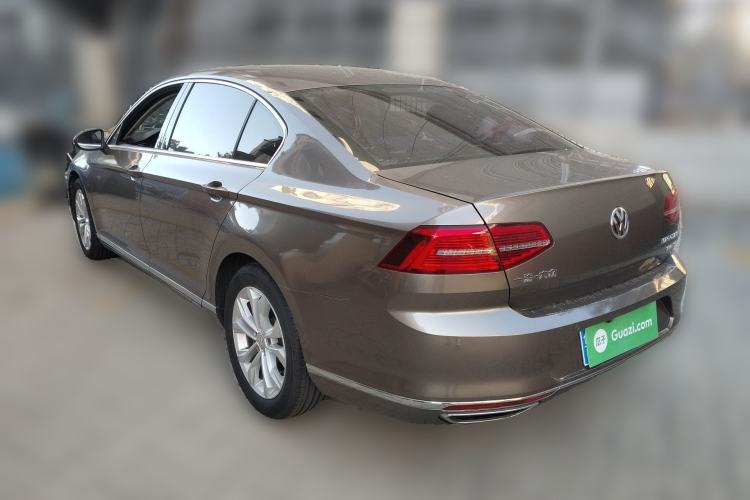 Used Volkswagen Magotan 2017 330TSI DSG Luxury Model Rear Left 45 Deg