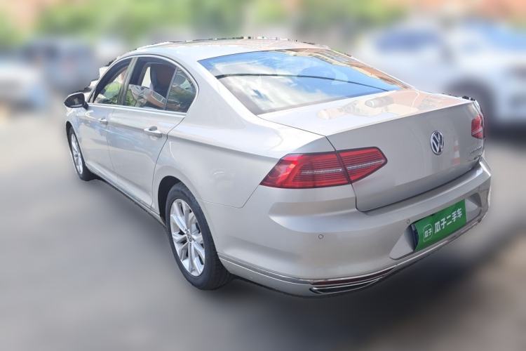 Used Volkswagen Magotan 2017 330TSI DSG Luxury Model Rear Left 45 Deg