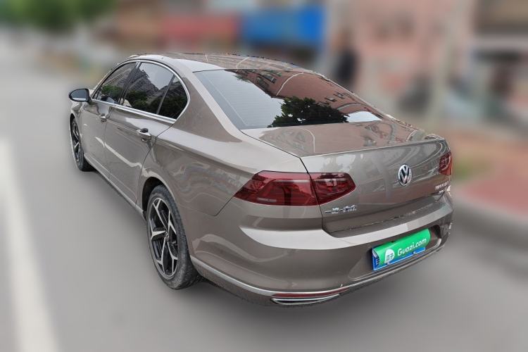 Used Volkswagen Magotan 2017 330TSI DSG Luxury Model Rear Left 45 Deg