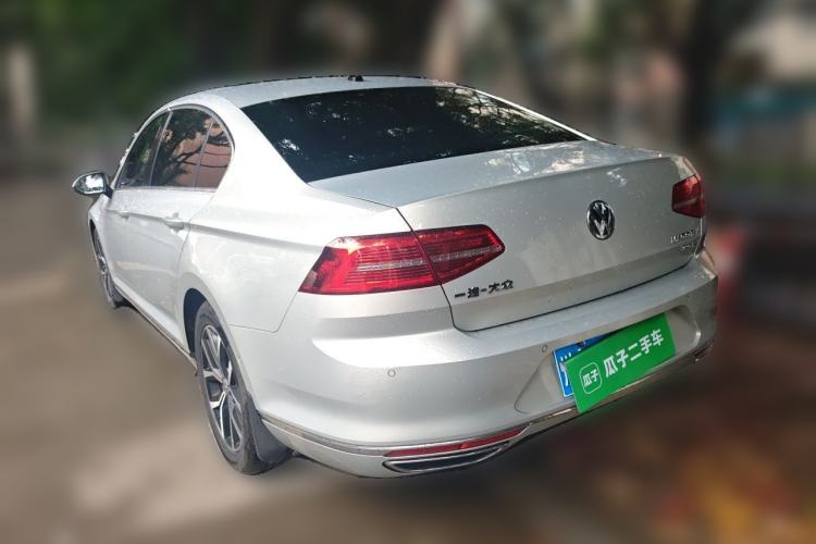 Used Volkswagen Magotan 2017 330TSI DSG Luxury Model Rear Left 45 Deg