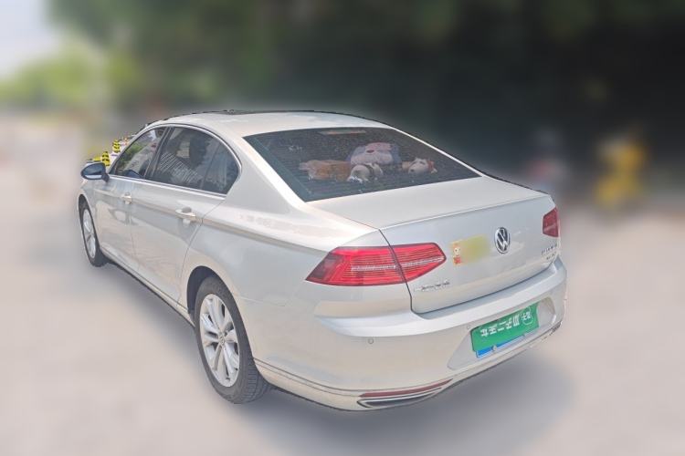 Used Volkswagen Magotan 2017 330TSI DSG Luxury Model Rear Left 45 Deg