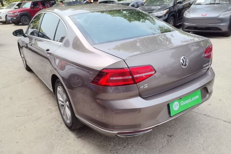 Used Volkswagen Magotan 2017 330TSI DSG Luxury Model Rear Left 45 Deg