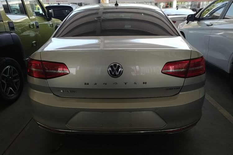 Used Volkswagen Magotan 2017 330TSI DSG Luxury Model Rear