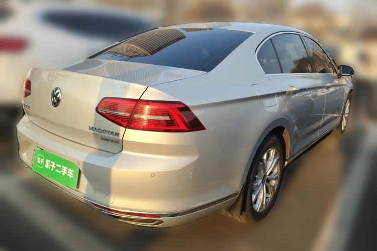 Used Volkswagen Magotan 2017 330TSI DSG Luxury Model Rear Right 45 Deg
