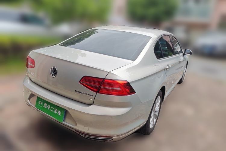 Used Volkswagen Magotan 2017 330TSI DSG Luxury Model Rear Right 45 Deg