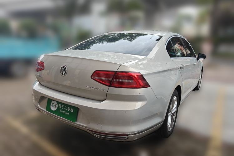 Used Volkswagen Magotan 2017 330TSI DSG Luxury Model Rear Right 45 Deg