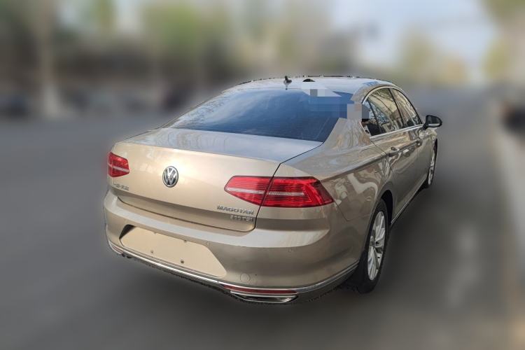 Used Volkswagen Magotan 2017 380TSI DSG Luxury Model Rear Right 45 Deg