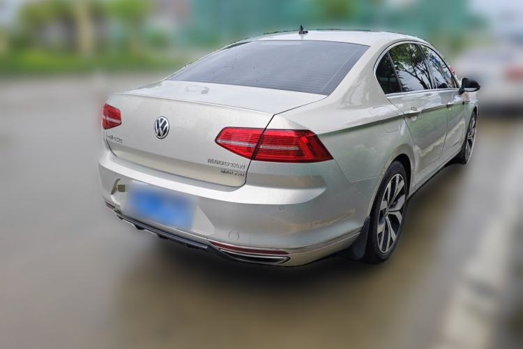 Used Volkswagen Magotan 2017 380TSI DSG Luxury Model Rear Right 45 Deg