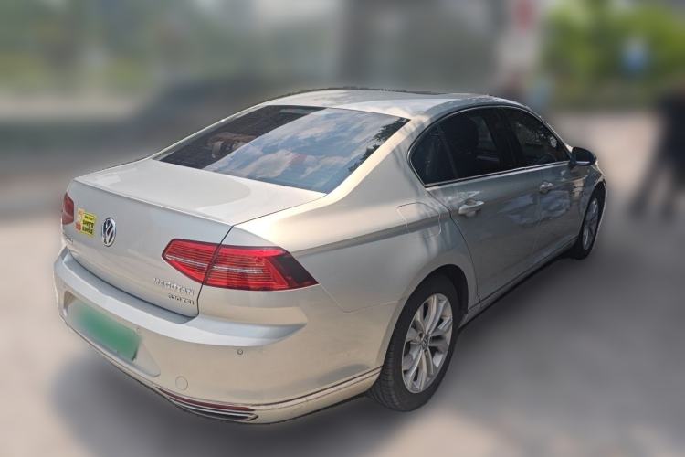 Used Volkswagen Magotan 2017 330TSI DSG Luxury Model Rear Right 45 Deg