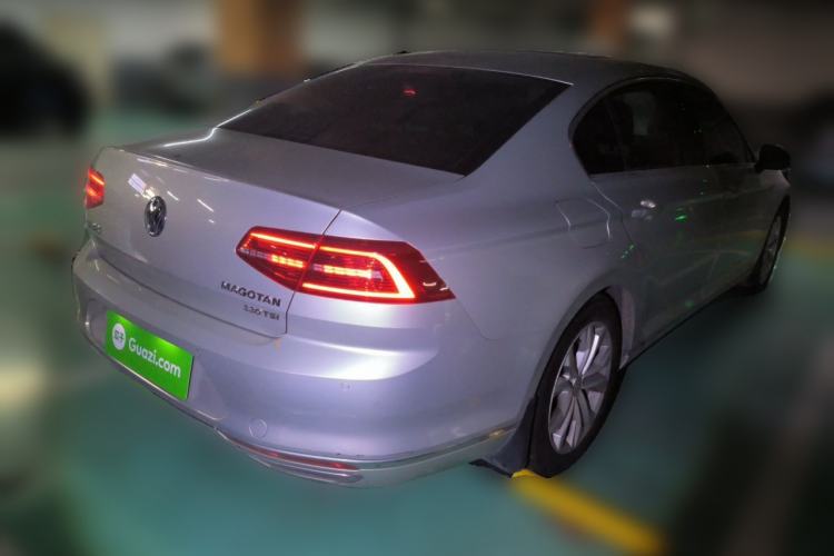 Used Volkswagen Magotan 2017 330TSI DSG Luxury Model Rear Right 45 Deg