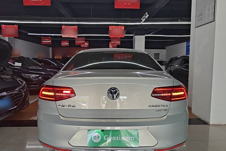 Used Volkswagen Magotan 2017 330TSI DSG Luxury Model Rear