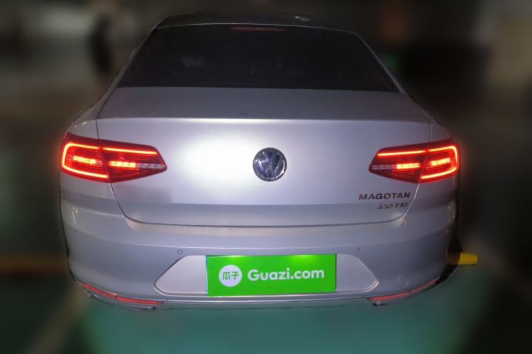 Used Volkswagen Magotan 2017 330TSI DSG Luxury Model Rear