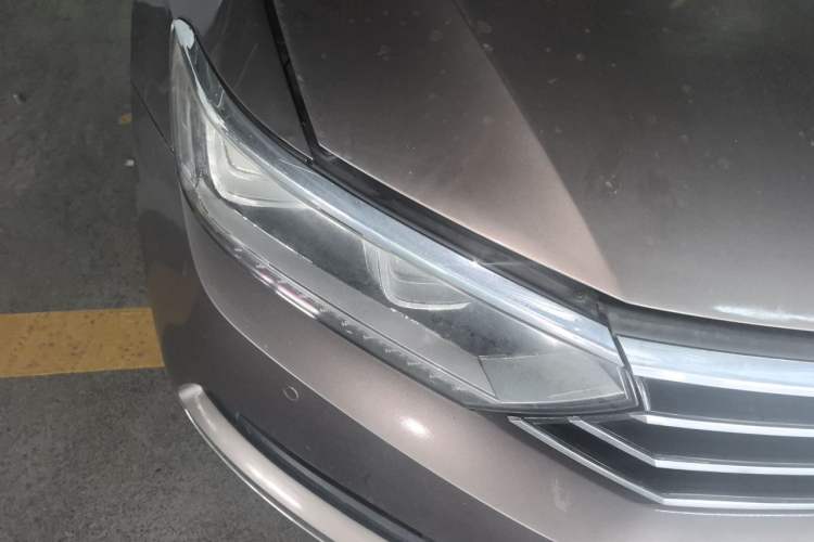 Used Volkswagen Magotan 2017 330TSI DSG Luxury Model Right Front Headlight