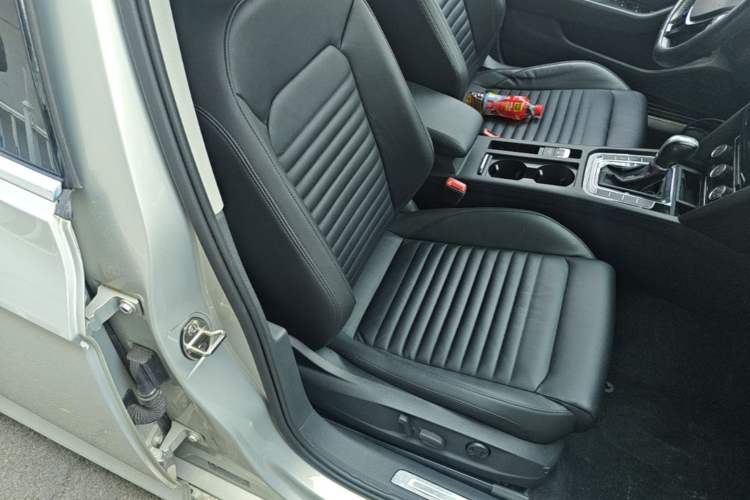 Used Volkswagen Magotan 2017 330TSI DSG Leading Model Right Front Seat