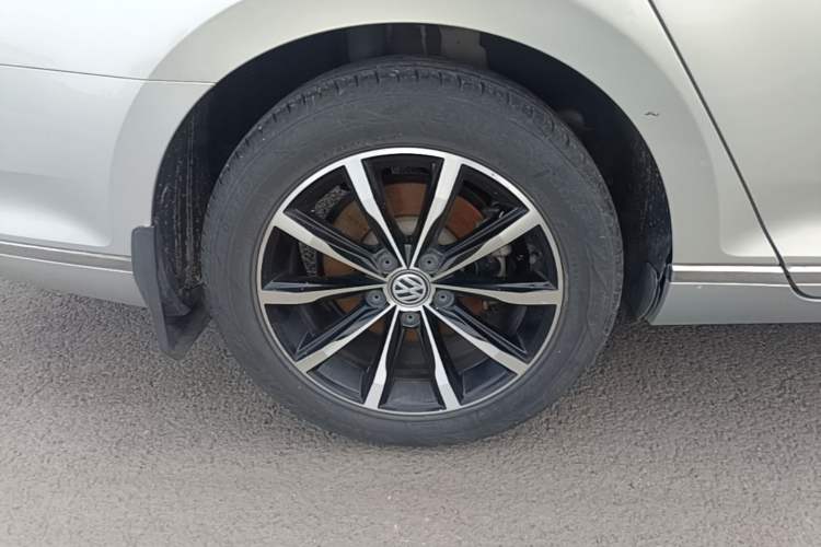 Used Volkswagen Magotan 2017 330TSI DSG Leading Model Right Rear Wheel Hub