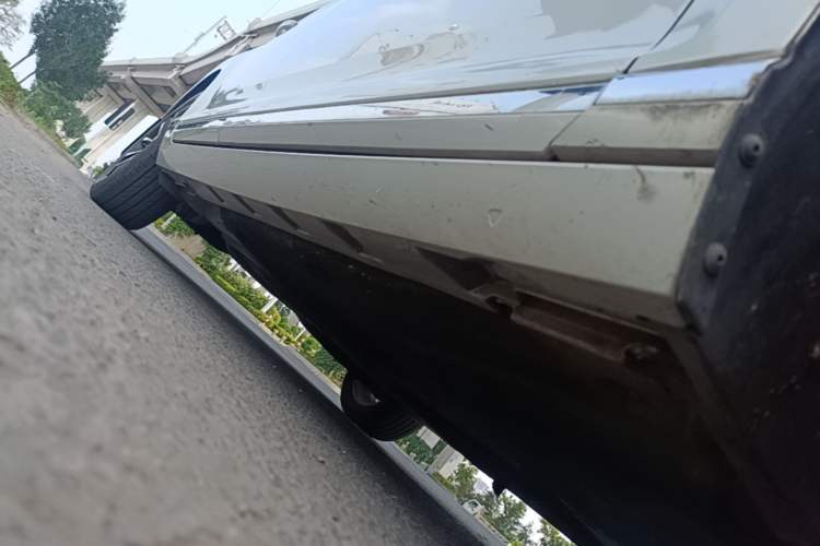 Used Volkswagen Magotan 2017 330TSI DSG Leading Model Right Side Sill