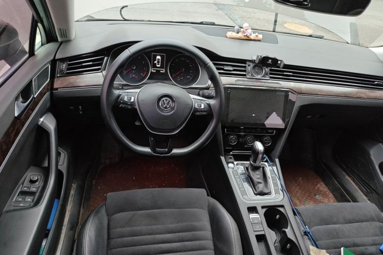 Used Volkswagen Magotan 2017 330TSI DSG Luxury Model Steering Wheel