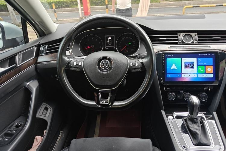 Used Volkswagen Magotan 2017 330TSI DSG Luxury Model Steering Wheel