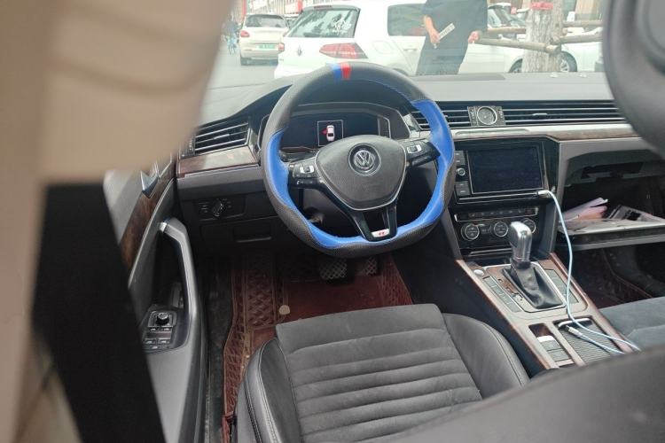Used Volkswagen Magotan 2017 330TSI DSG Luxury Model Steering Wheel