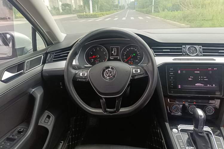 Used Volkswagen Magotan 2017 330TSI DSG Leading Model Steering Wheel