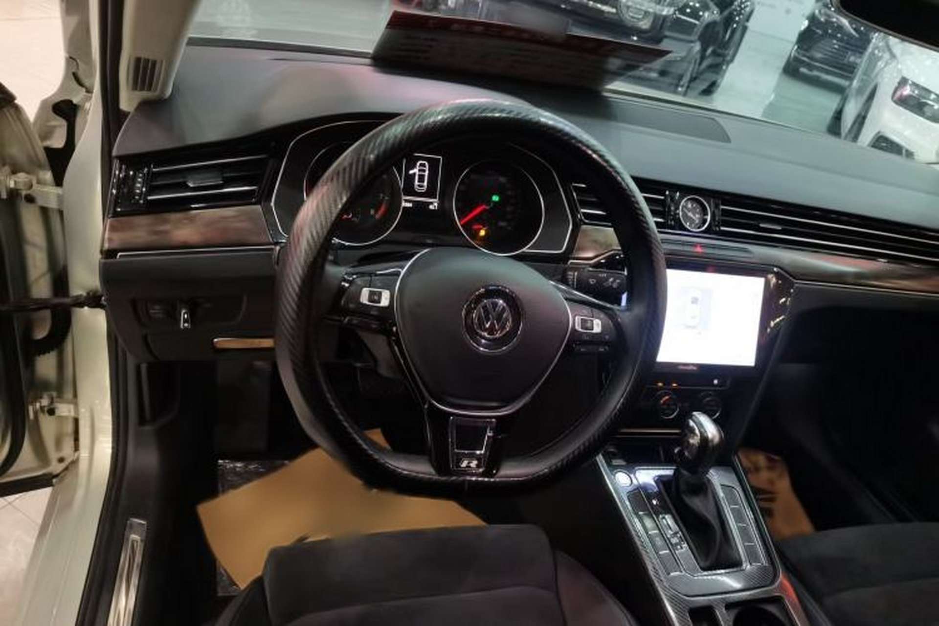 Used Volkswagen Magotan 2017 330TSI DSG Luxury Model Steering Wheel