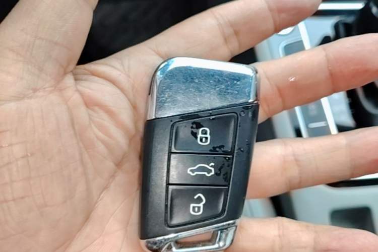 Used Volkswagen Magotan 2017 330TSI DSG Luxury Model Vehicle Key