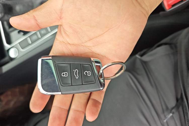 Used Volkswagen Magotan 2017 330TSI DSG Luxury Model Vehicle Key