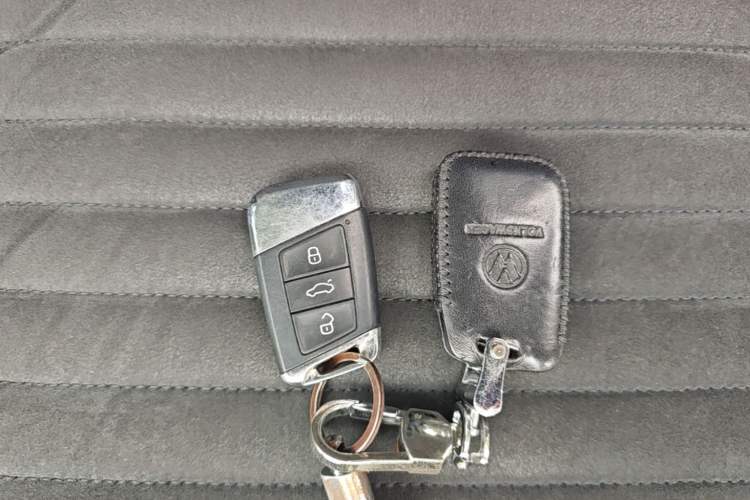 Used Volkswagen Magotan 2017 330TSI DSG Luxury Model Vehicle Key