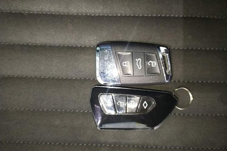 Used Volkswagen Magotan 2017 330TSI DSG Luxury Model Vehicle Key
