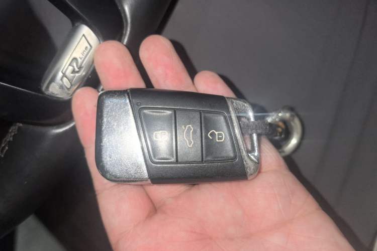 Used Volkswagen Magotan 2017 330TSI DSG Luxury Model Vehicle Key