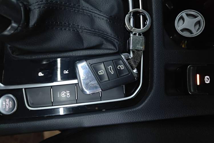 Used Volkswagen Magotan 2017 330TSI DSG Luxury Model Vehicle Key