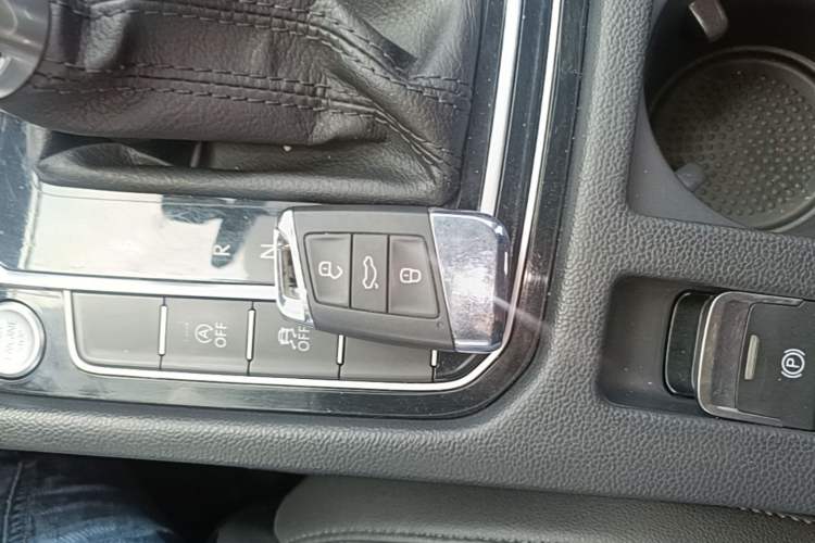 Used Volkswagen Magotan 2017 330TSI DSG Leading Model Vehicle Key