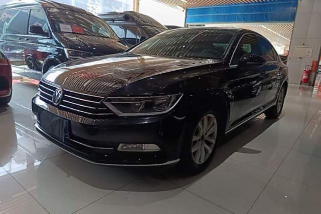 Ojetý Volkswagen Magotan 2018 280TSI DSG Comfort Model