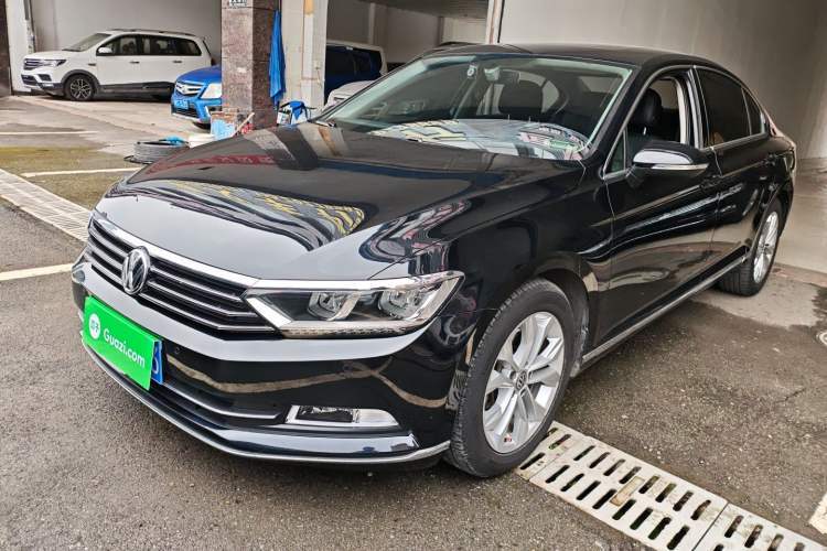 Used Volkswagen Magotan 2018 330TSI DSG Luxury Model Guazi used car, China used car export, Used car for sale, Used cars, Cheapest cars for sale