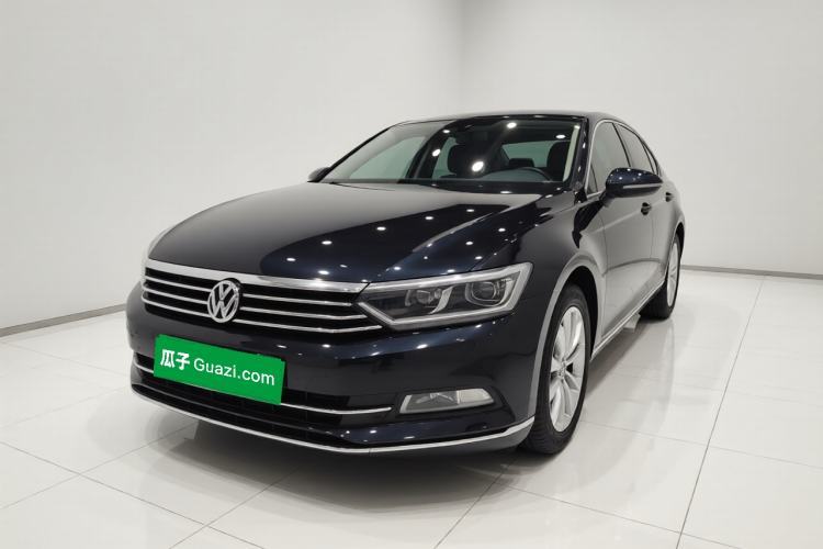 Używany Volkswagen Magotan 2018 330TSI DSG Luxury Model Guazi used car, China used car export, Used car for sale, Used cars, Cheapest cars for sale