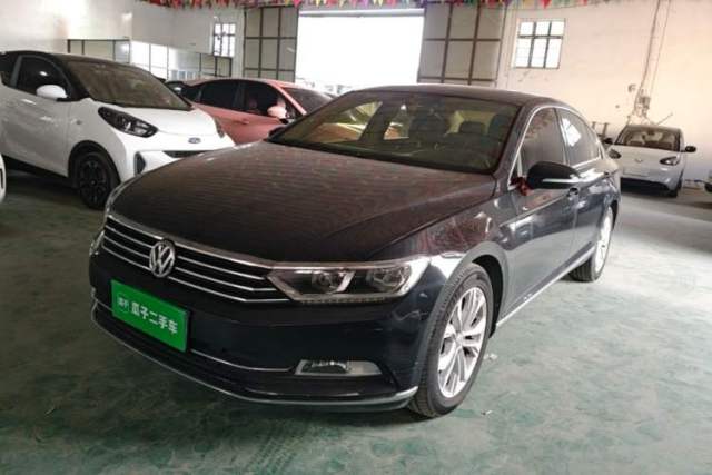 Ojetý Volkswagen Magotan 2018 Facelift 330TSI DSG Luxury Model