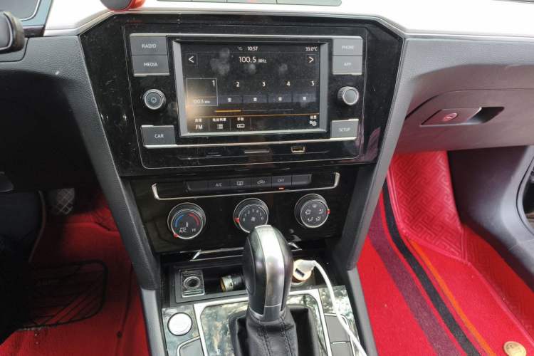 Used Volkswagen Magotan 2018 330TSI DSG Advanced Model Audio And AC Panel