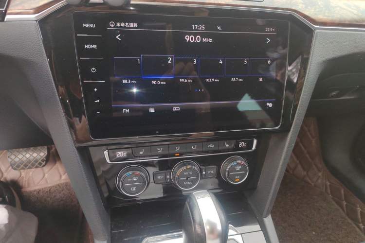 Used Volkswagen Magotan 2018 380TSI DSG Prestige Model Audio And AC Panel
