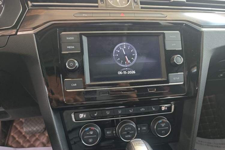 Used Volkswagen Magotan 2018 Facelift 380TSI DSG Luxury Version Audio And AC Panel