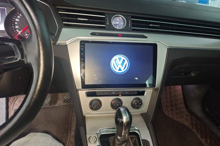 Used Volkswagen Magotan 2018 280TSI DSG Comfort Model Audio And AC Panel