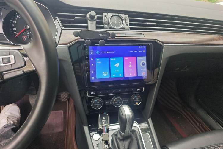 Used Volkswagen Magotan 2018 Facelift 330TSI DSG Luxury Model Audio And AC Panel