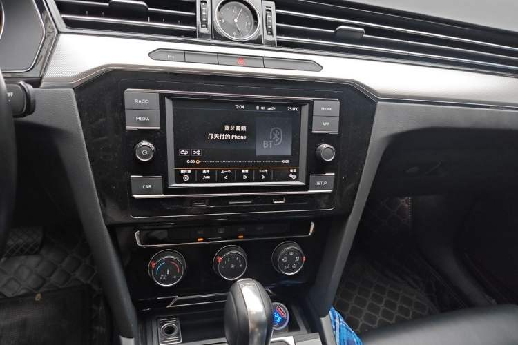Used Volkswagen Magotan 2018 330TSI DSG Advanced Model Audio And AC Panel