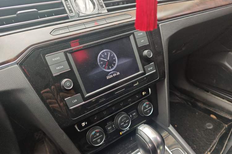 Used Volkswagen Magotan 2018 330TSI DSG Luxury Model Audio And AC Panel